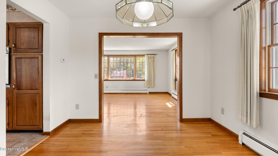 7 Cedar Ln Photo 6
