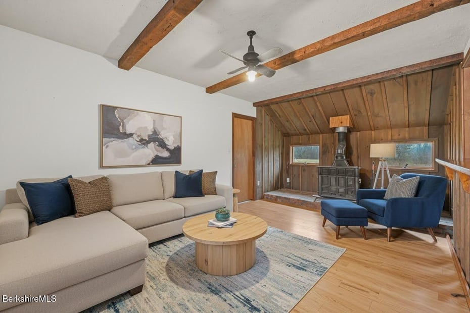 399 State Rd Photo 27