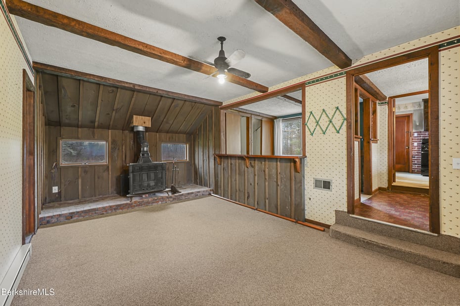 399 State Rd Photo 28