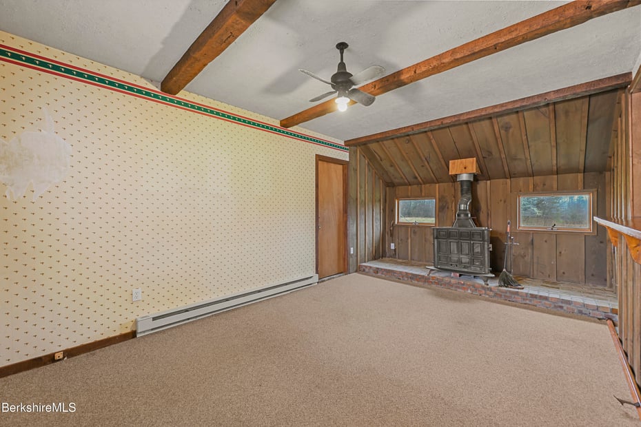 399 State Rd Photo 26