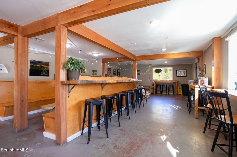 65 Silver St Photo 12