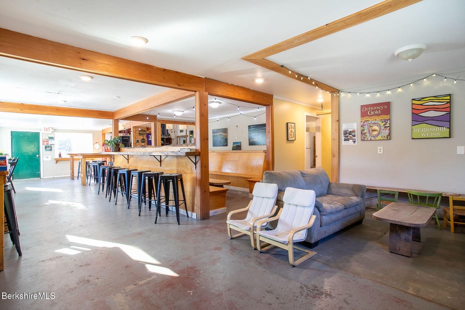 65 Silver St Photo 9