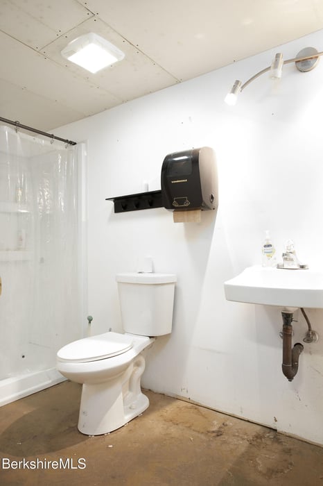 65 Silver St Photo 36