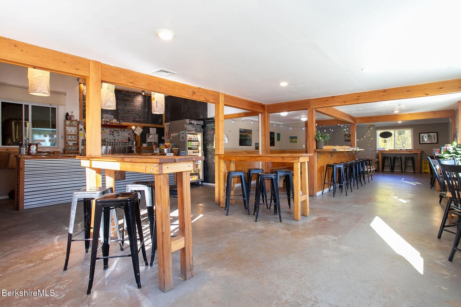 65 Silver St Photo 11