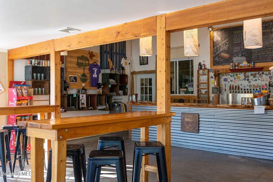 65 Silver St Photo 13