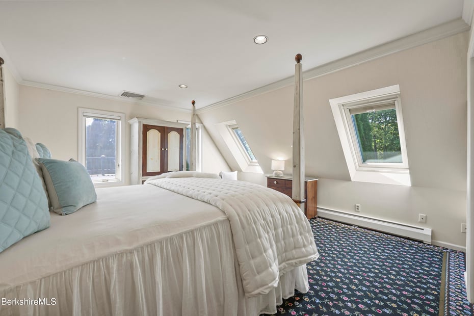 60 Old Cheshire Rd Photo 46