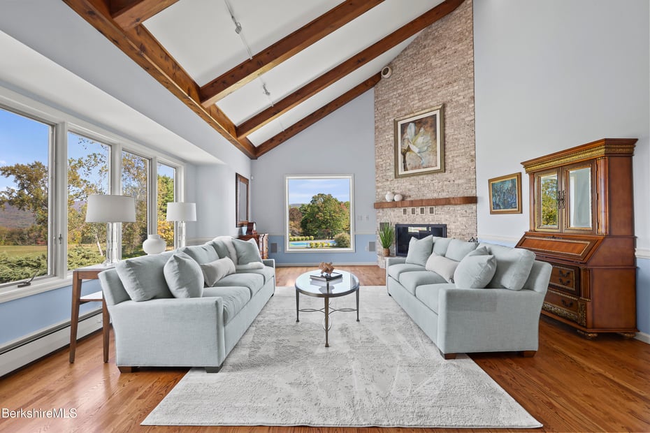 60 Old Cheshire Rd Photo 9