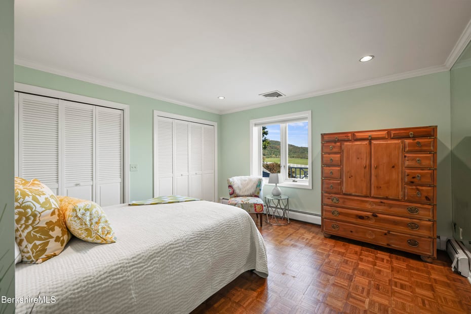 60 Old Cheshire Rd Photo 51