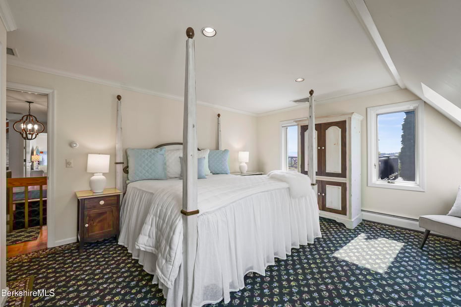 60 Old Cheshire Rd Photo 47