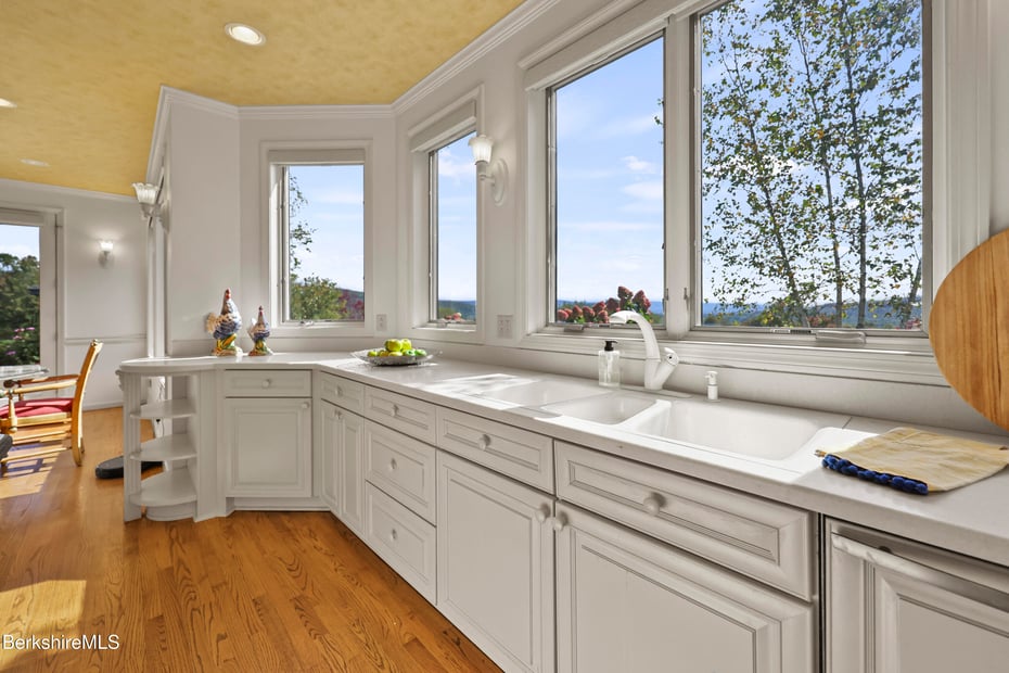 60 Old Cheshire Rd Photo 15