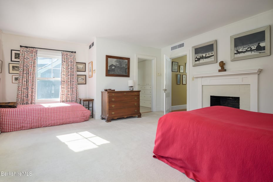 148 South St Photo 31