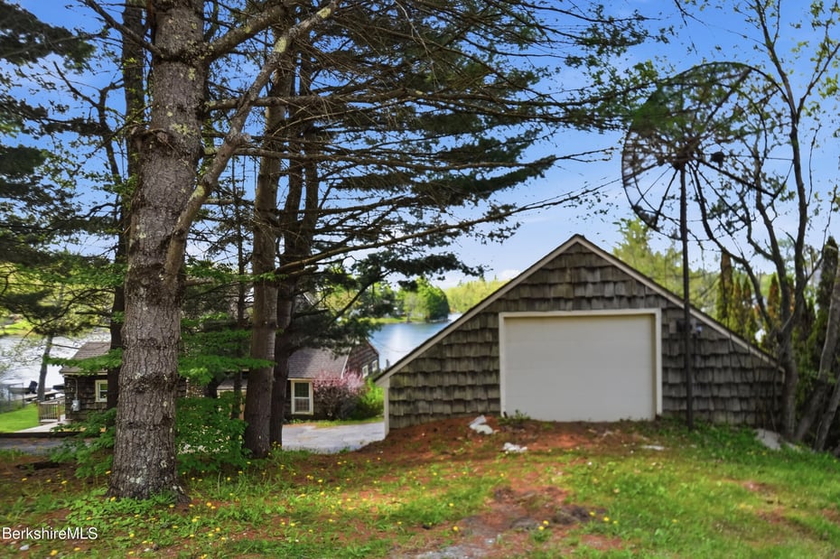 221 Ashmere Rd Photo 33