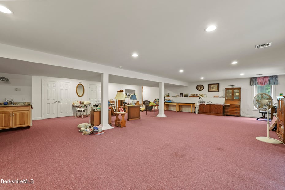 275 Pine Cone Ln Photo 32