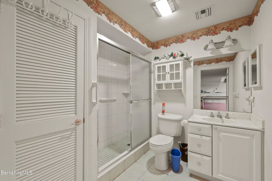 275 Pine Cone Ln Photo 38
