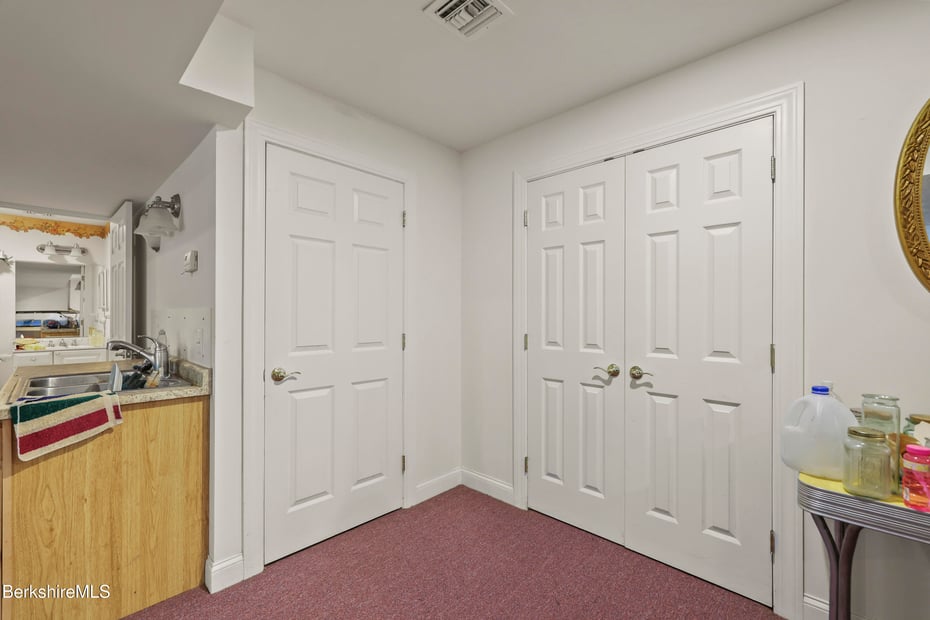 275 Pine Cone Ln Photo 35