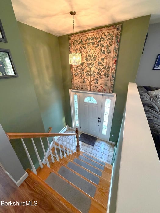 8 Country Rd Photo 28