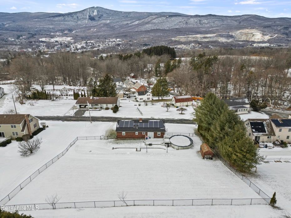 8 Country Rd Photo 34