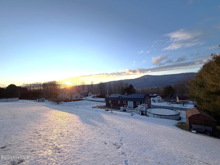 8 Country Rd Photo 32