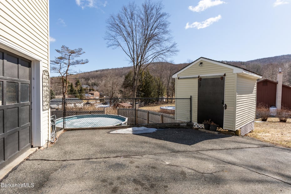 268 Devonshire Dr Photo 43