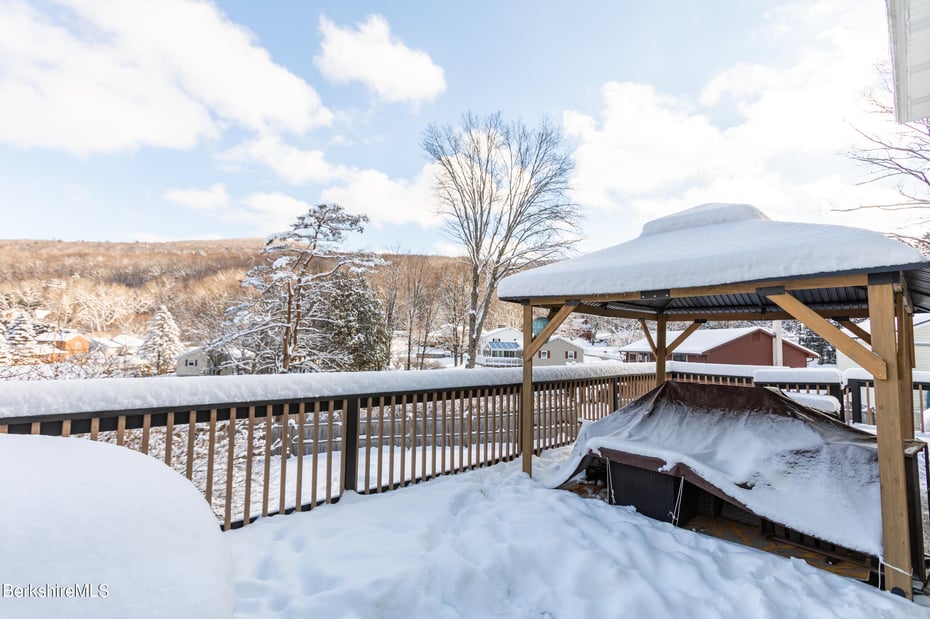 268 Devonshire Dr Photo 40