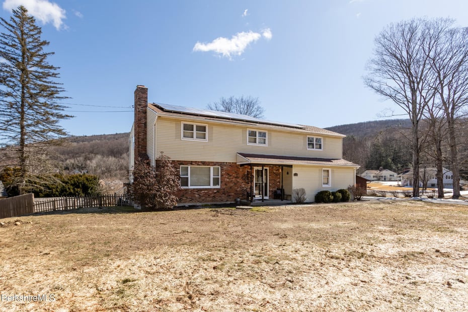 268 Devonshire Dr Photo 5