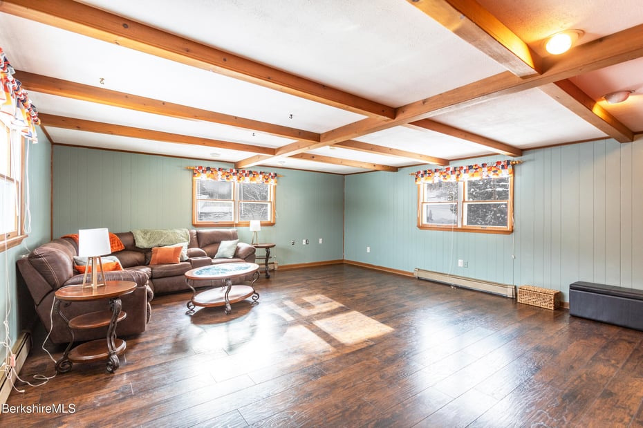 268 Devonshire Dr Photo 24