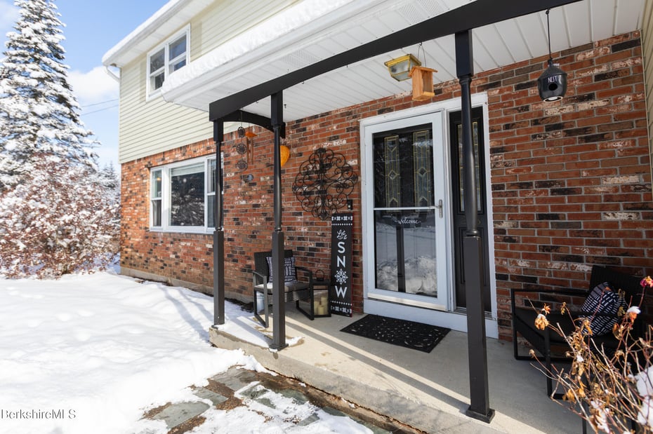 268 Devonshire Dr Photo 8