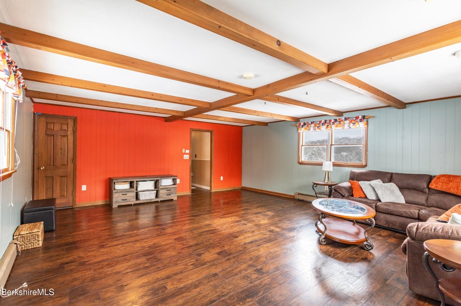 268 Devonshire Dr Photo 23