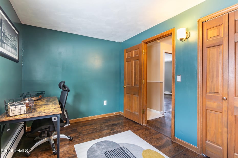 268 Devonshire Dr Photo 33