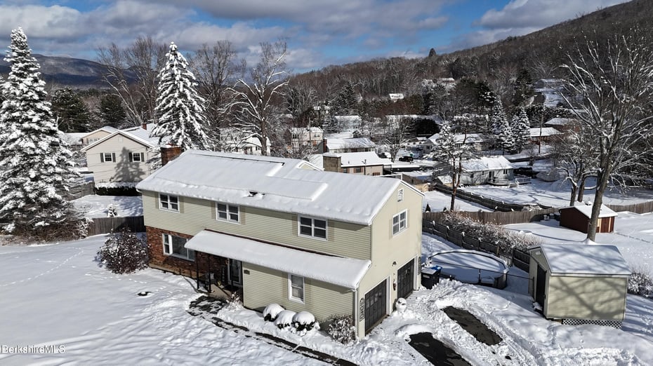 268 Devonshire Dr Photo 3