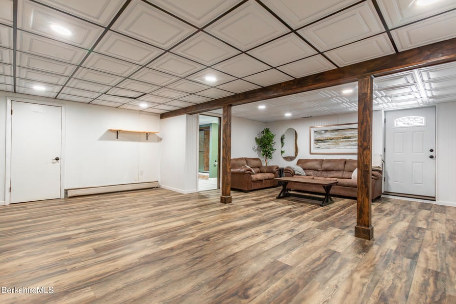 268 Devonshire Dr Photo 39