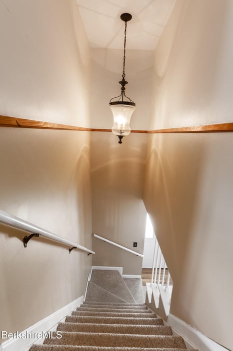 268 Devonshire Dr Photo 22