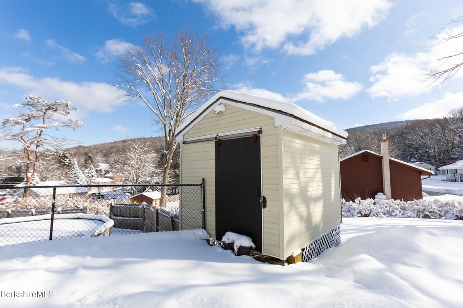 268 Devonshire Dr Photo 36