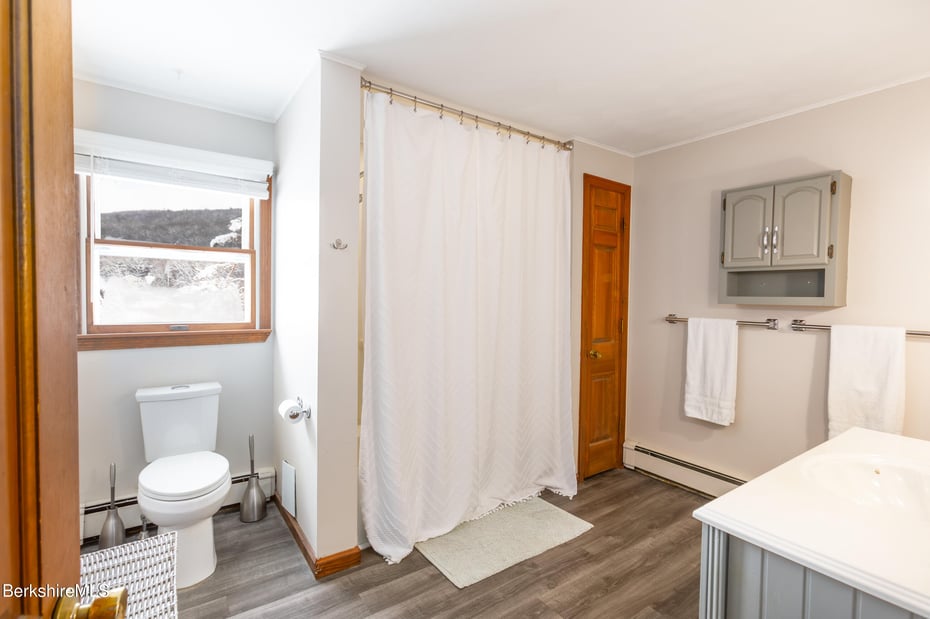 268 Devonshire Dr Photo 28