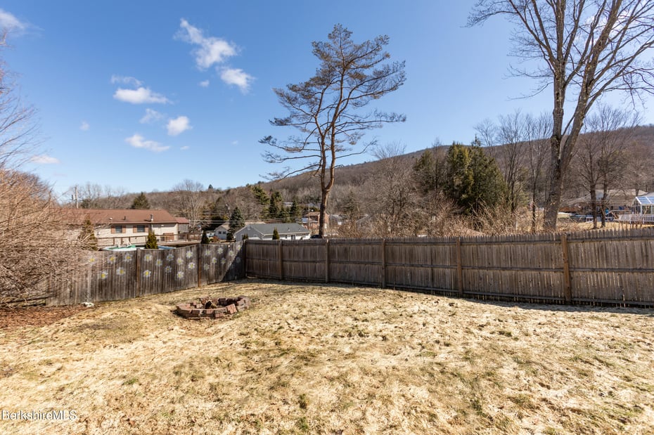 268 Devonshire Dr Photo 11