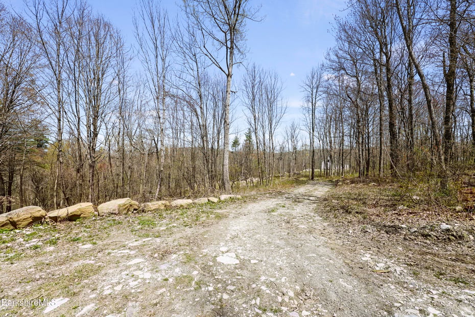 83 Goose Pond Rd Photo 4
