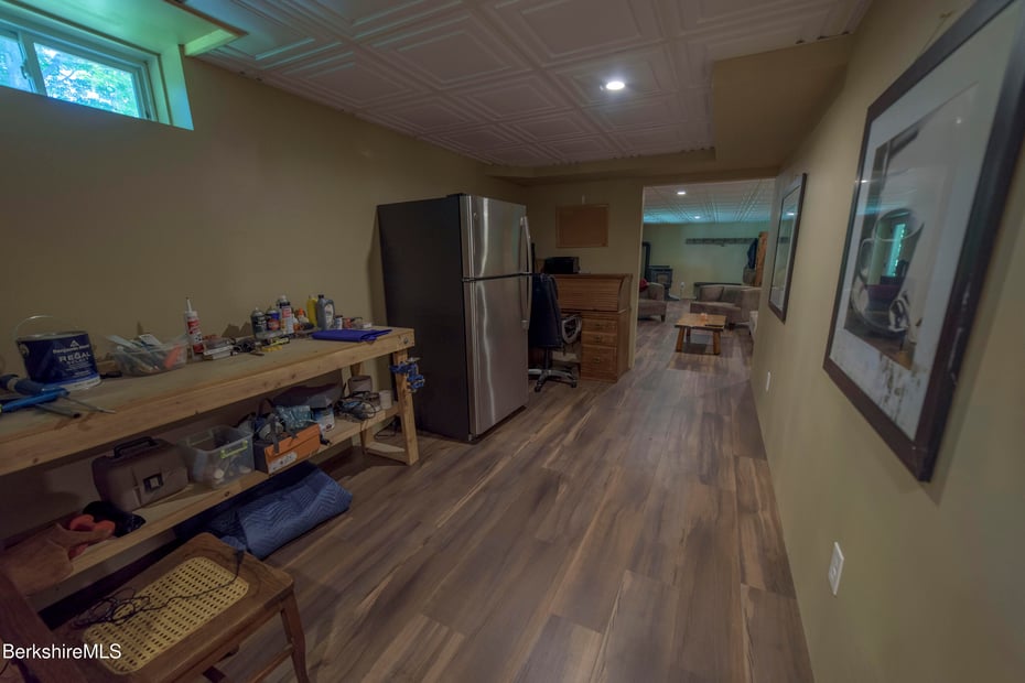 15 Cone Ave Photo 22