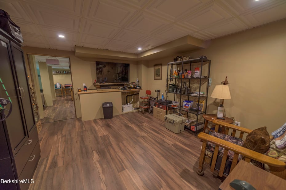 15 Cone Ave Photo 21