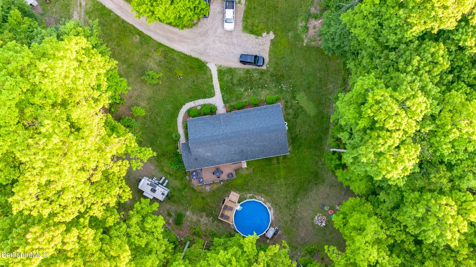 15 Cone Ave Photo 24