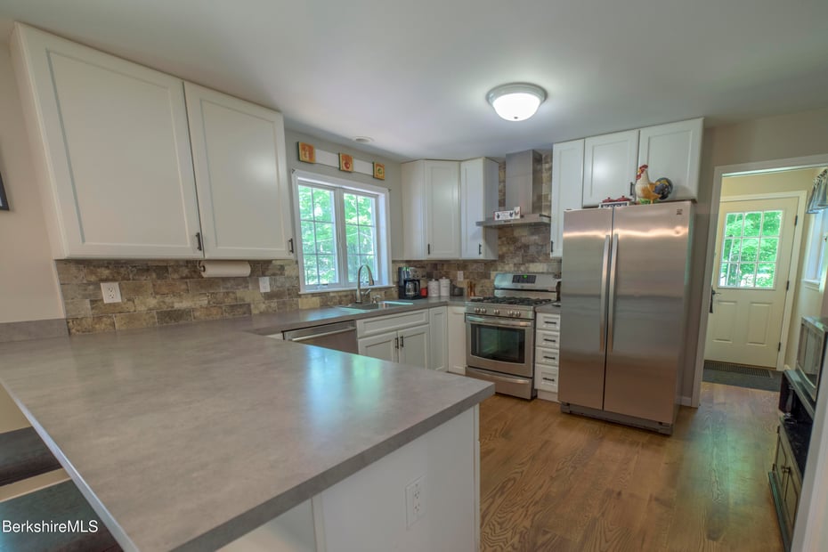 15 Cone Ave Photo 7