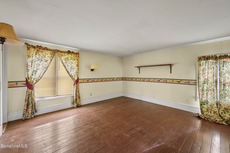 6 Crandall St Photo 16