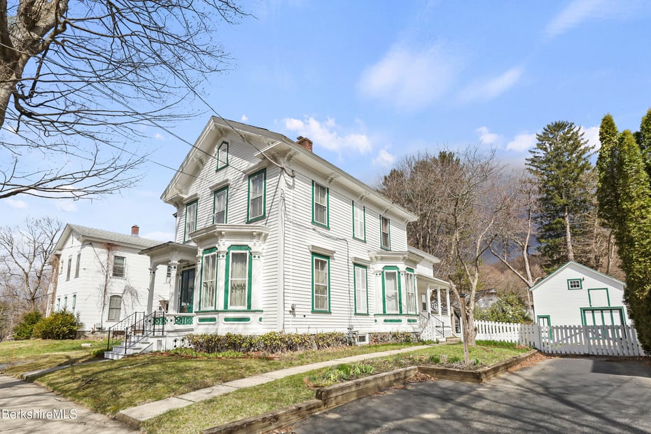 6 Crandall St Photo 1