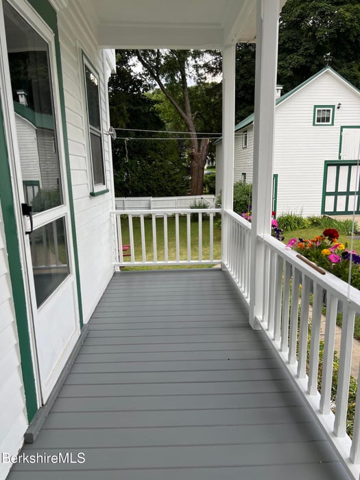 6 Crandall St Photo 19