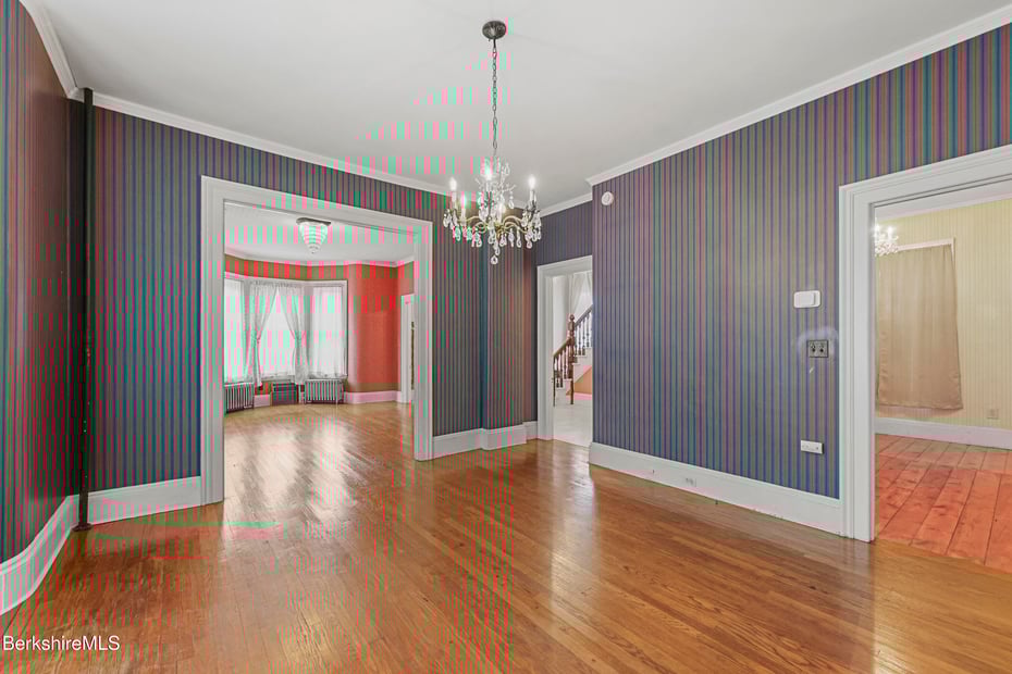 6 Crandall St Photo 5