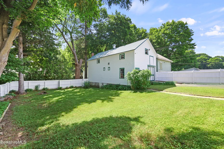 6 Crandall St Photo 23