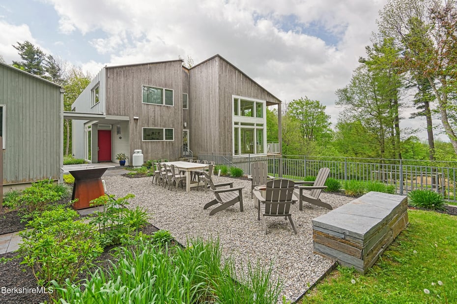 103 Long View Dr Photo 1