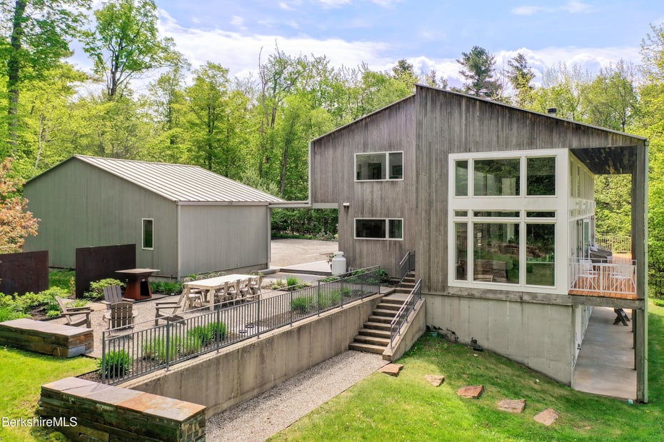 103 Long View Dr Photo 3