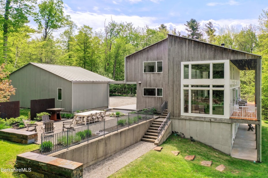 103 Long View Dr Photo 3
