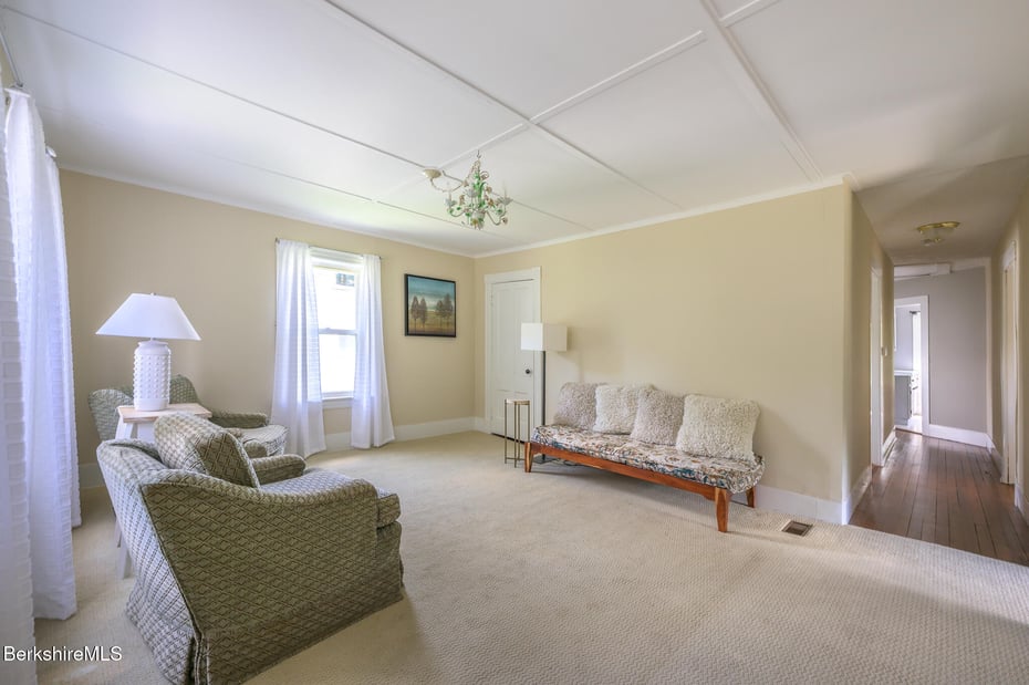 36 Tucker St Photo 30