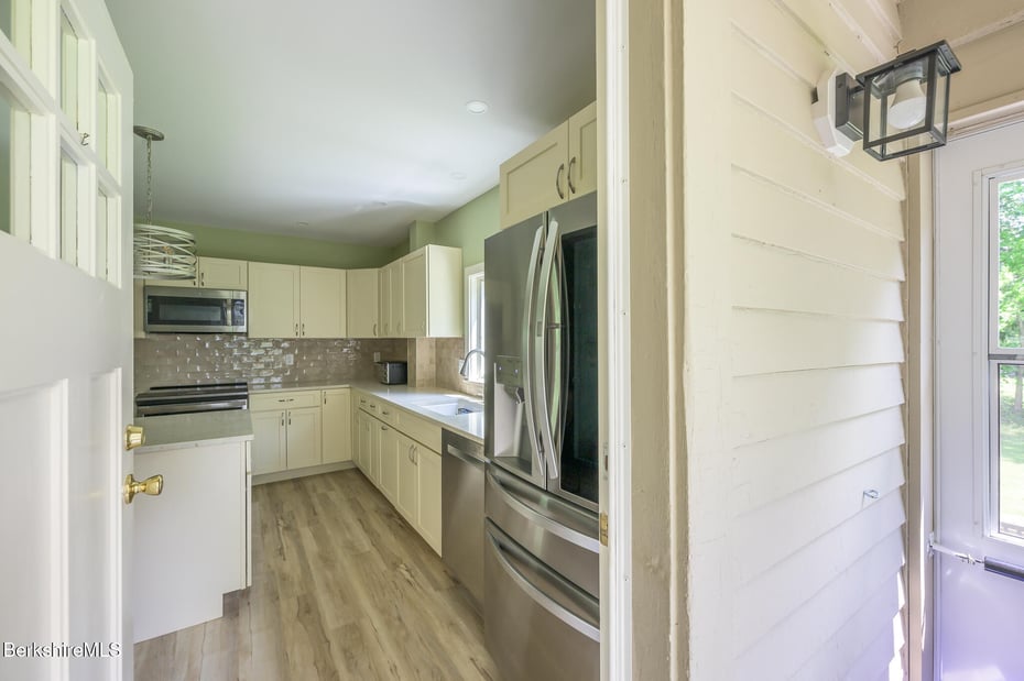 36 Tucker St Photo 21